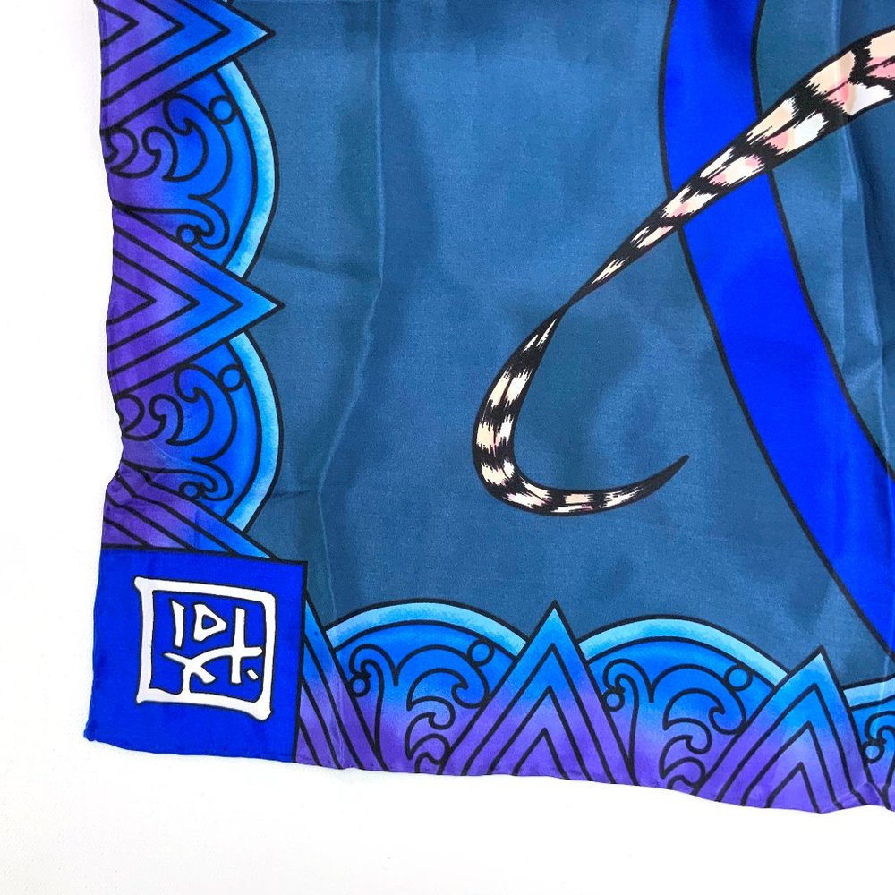 New Vintage 1990s Huali Chinese Opera Print Large Silk Scarf Sz 41" X 41" - Picture 8 of 16